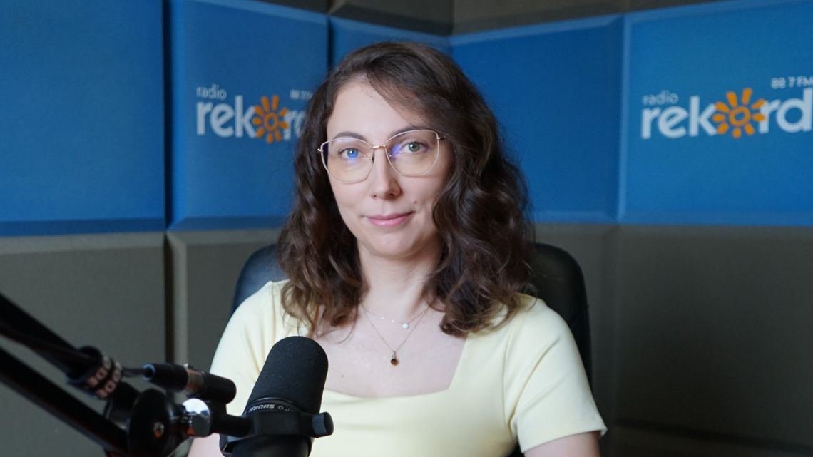 Lek. Dominika Wierzbicka, w studiu Radia Rekord, w Ciechanowie