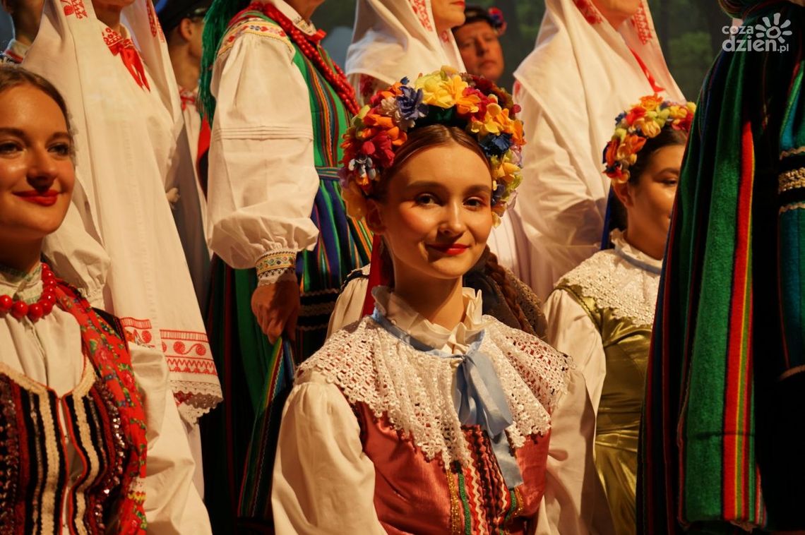 Ludowy Zespół Artystyczny Ciechanów i LZA "Mały Ciechanów" zachwyciły publiczność