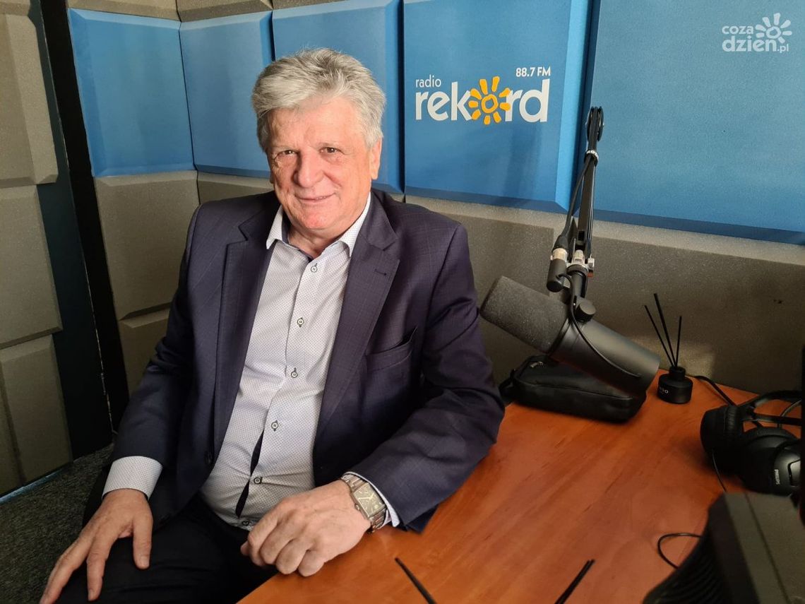 Marek Kiwit: Rząd szuka ratunku u samorządów, a jak samorządy proszą o pomoc, to się odwraca