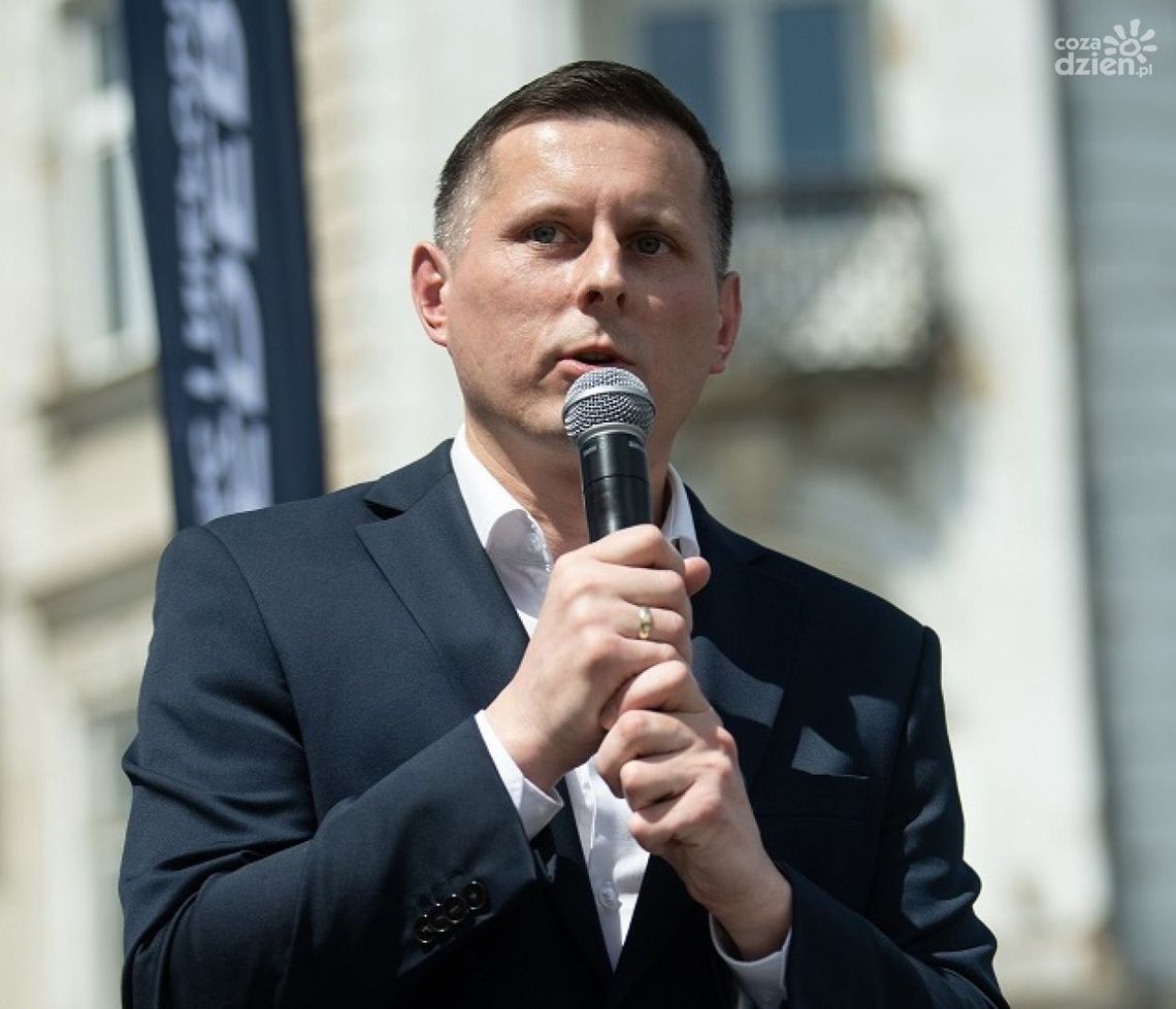 Marek Tucholski: W Polsce brakuje polityka, który zajmie się państwem na poważnie Marek Tucholski: W Polsce brakuje polityka, który zajmie się państwem na poważnie