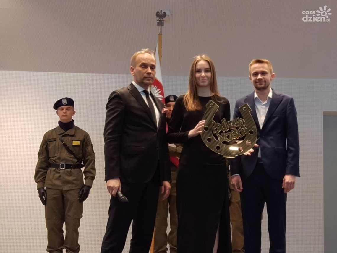 Maturzyści Zespołu Szkół Powiatowych w Przasnyszu - pożegnanie i nowe wyzwania