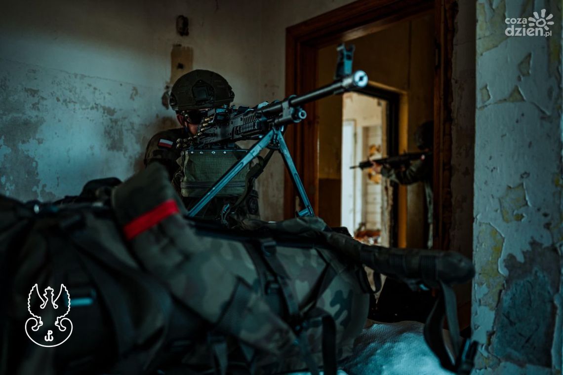 Mazowieccy Terytorialsi trenują obronę budynków przed dronami FPV i innymi zagrożeniami