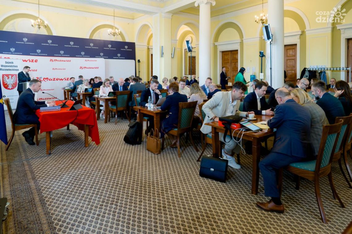 Mazowsze inwestuje w przyszłość! Ogromne wsparcie dla gmin, szpitali, kultury i bezpieczeństwa