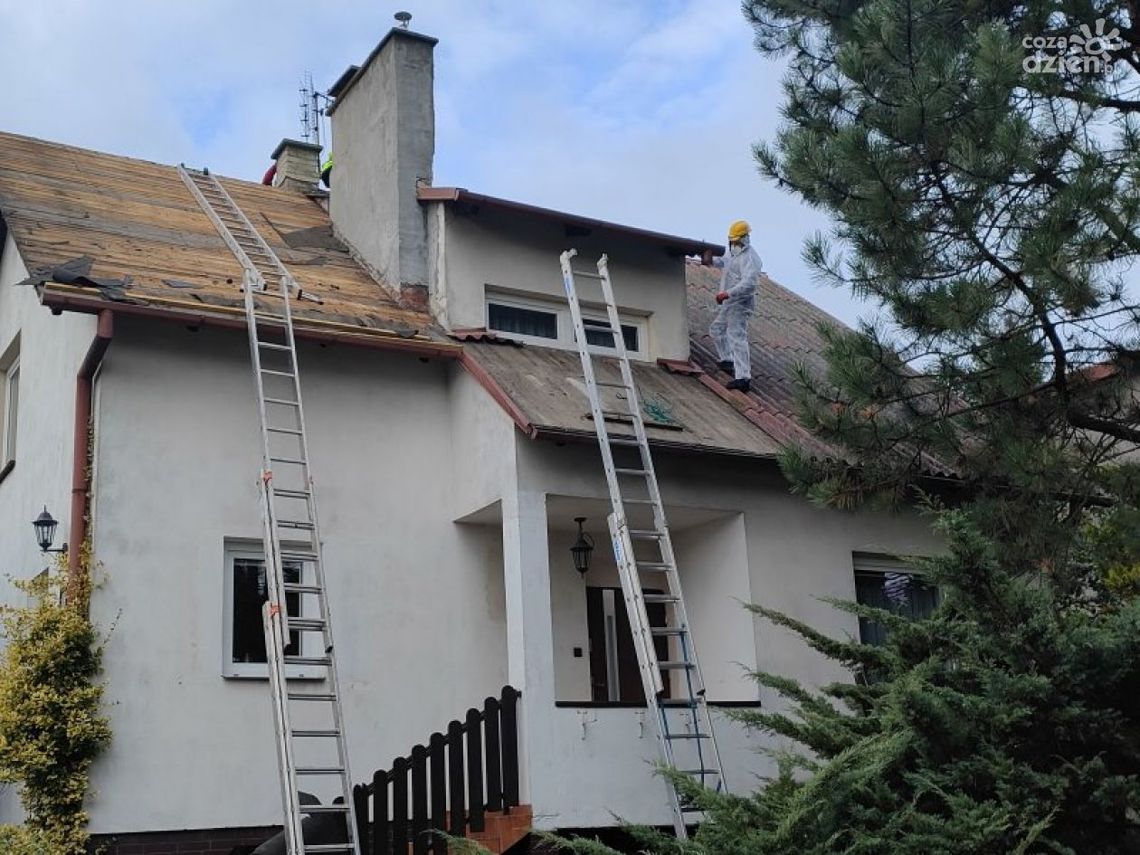 Miasto wspiera mieszkańców w procesie pozbywania się azbestu z ich posesji
