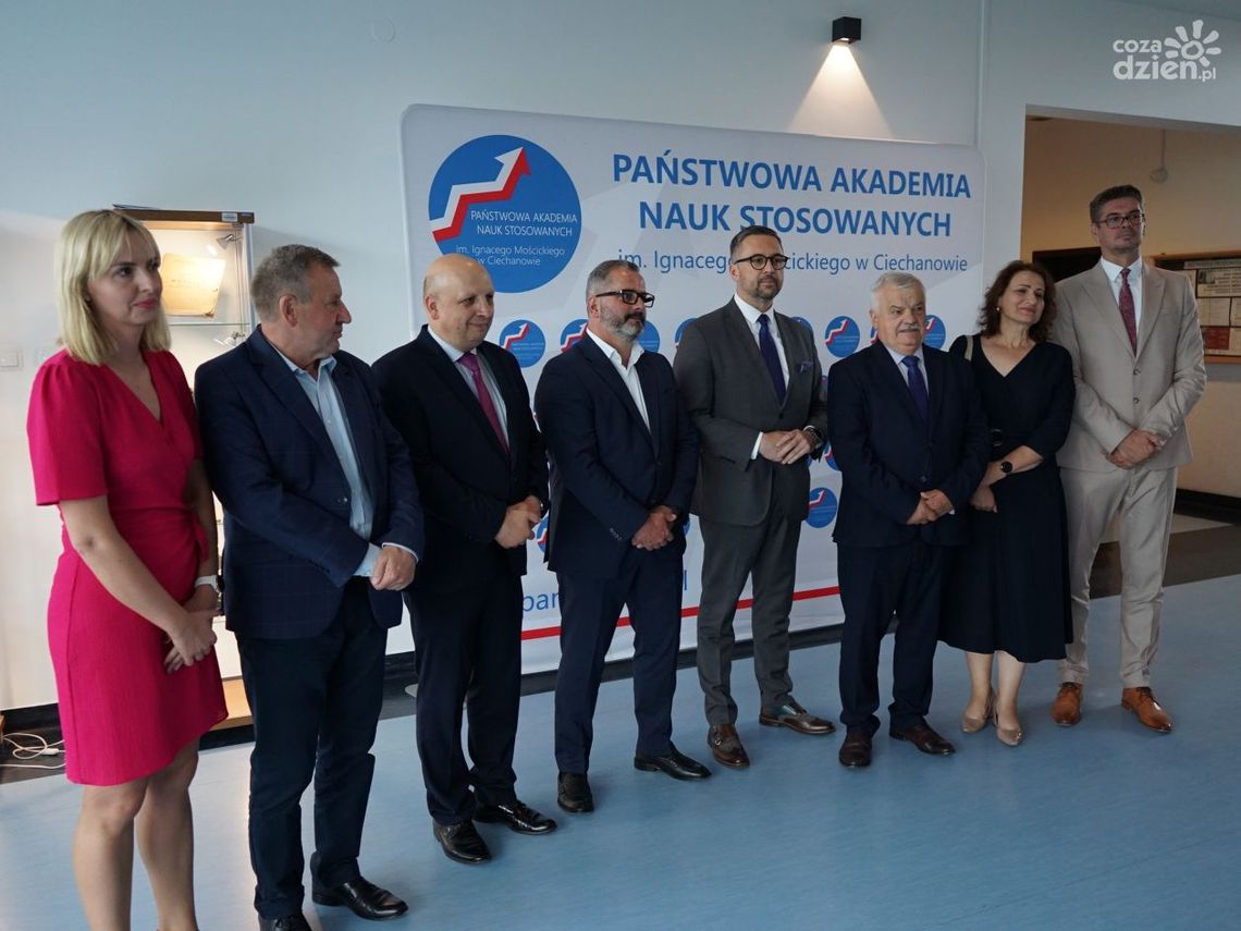 Minister nauki Marcin Kulasek z wizytą w PANS Ciechanów. Padły ważne deklaracje wsparcia