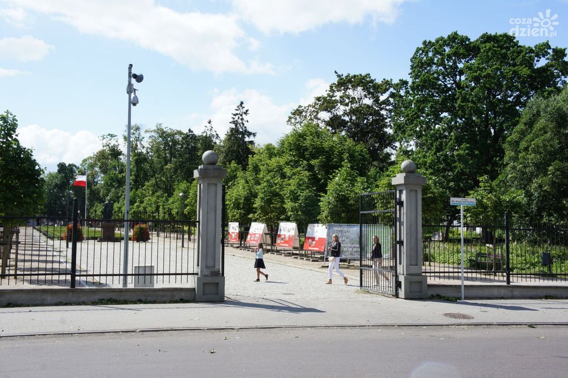 Mława. Wystawa plenerowa przedwojennej fotografii już jutro