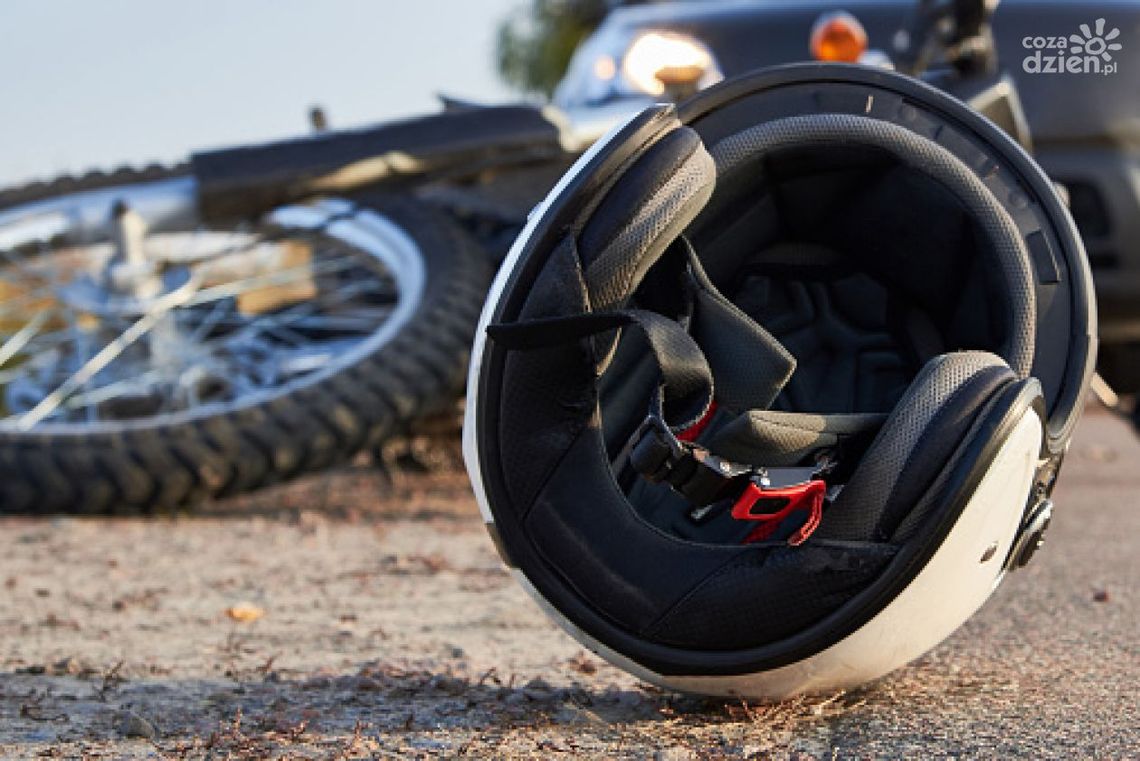 Młody motocyklista zginął na miejscu. Śmierć czekała na niego w Ciechanowie