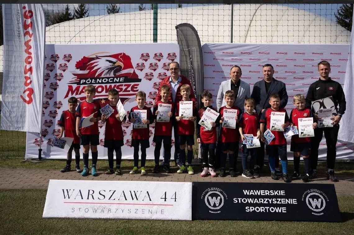 Młodzi piłkarze opanowali stadion w Ciechanowie. Korona Ostrołęka i Młode Orły Pułtusk zwycięzcami