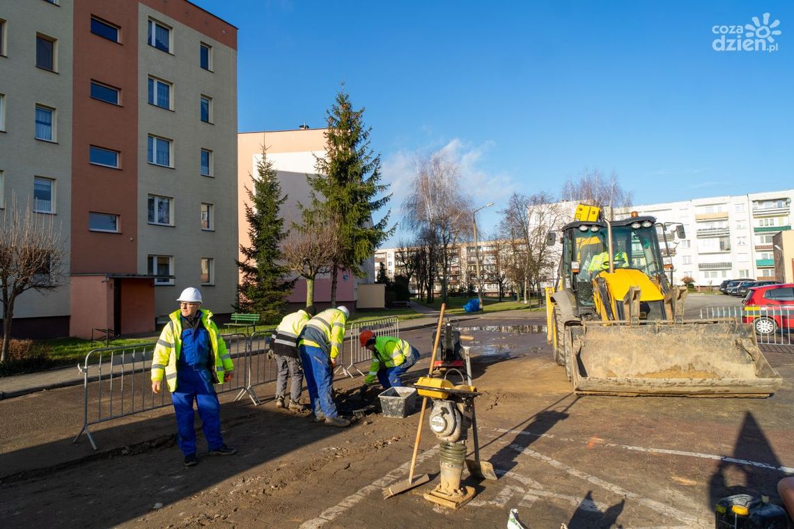 Na Aleksandrówce II w Ciechanowie ZWiK buduje odwodnienie drogi