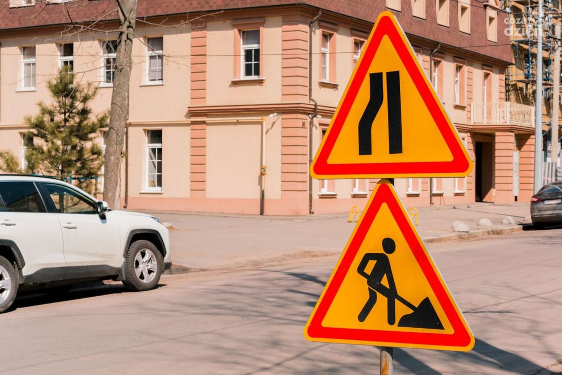 Na spacer zabrali... znak drogowy. Nastolatkowie byli pijani