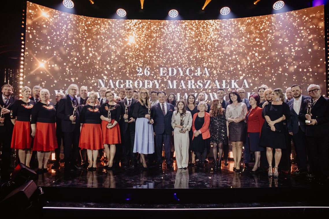Marszałek z laureatami nagrody marszałka