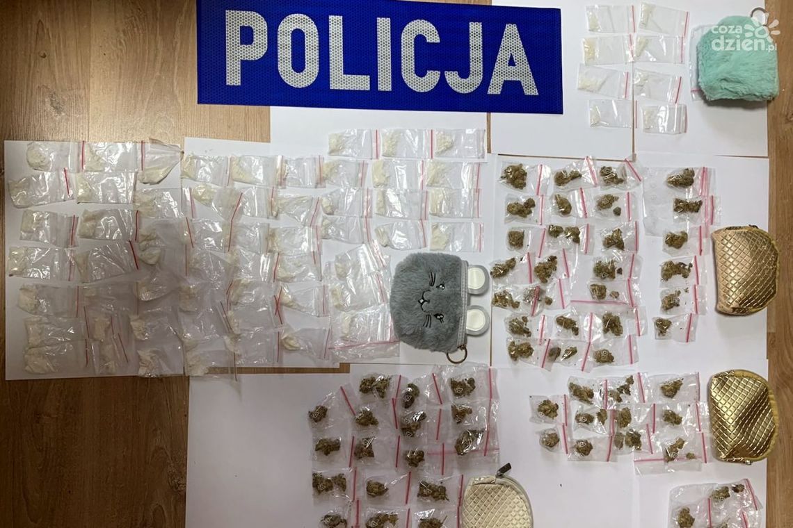 Narkotykowy handlarz złapany na gorącym uczynku! Policja znalazła porcje "towaru" ukryte w nietypowych miejscach