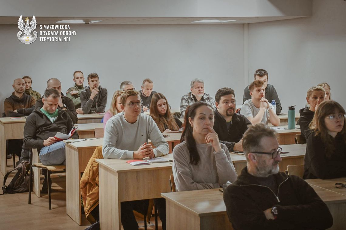 Narzeczeni, emerytka i inżynier – wszyscy chcą wiedzieć, jak przetrwać trudne czasy Uczestnicy szkolenia "wGotowości"
