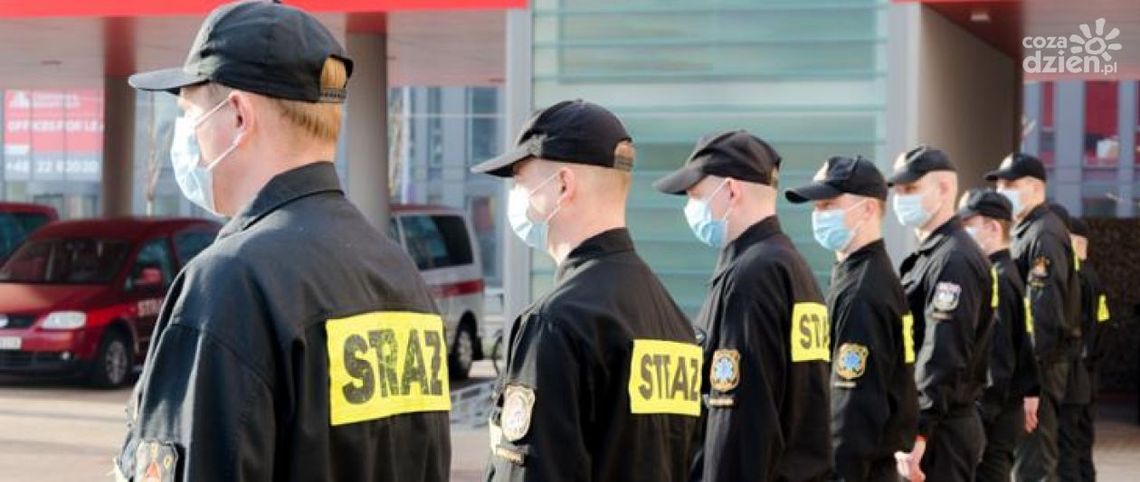 Nasi strażacy pomagają w resortowym szpitalu w Warszawie