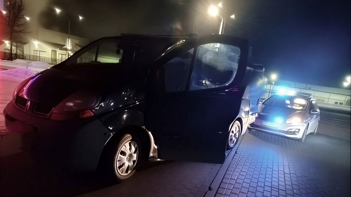 Zatrzymane auto - kierowca pijany