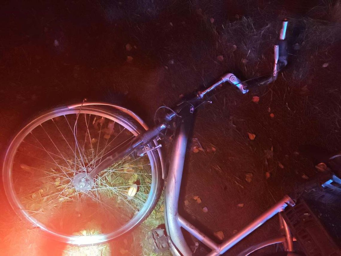 Nietrzeźwy rowerzysta wymusił pierwszeństwo na skrzyżowaniu w Chełchach i trafił do szpitala Nietrzeźwy rowerzysta wymusił pierwszeństwo na skrzyżowaniu w Chełchach i trafił do szpitala