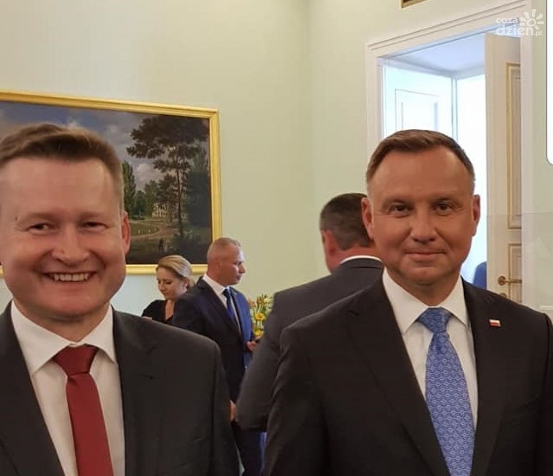 Nowe Miasto z tablicą upamiętniającą 100-lecie Bitwy Warszawskiej