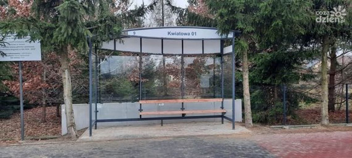 Nowe wiaty przystankowe na ciechanowskim osiedlu