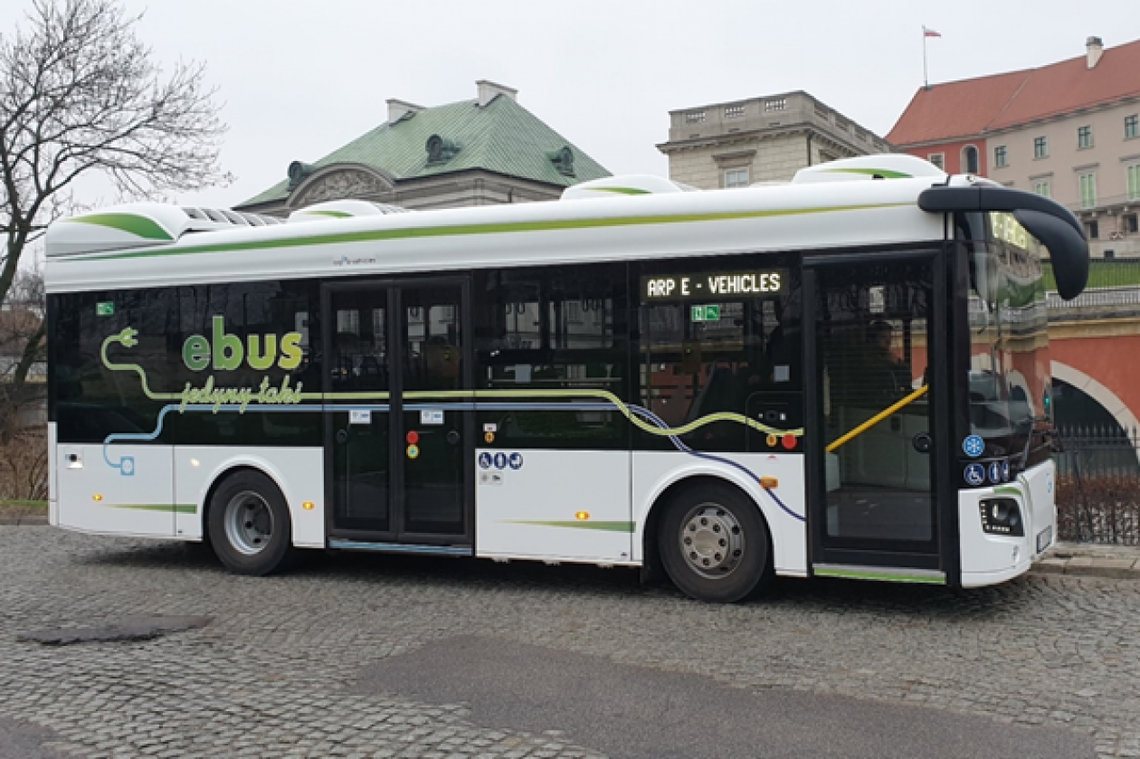 Nowy autobus dla gminy Ojrzeń. 