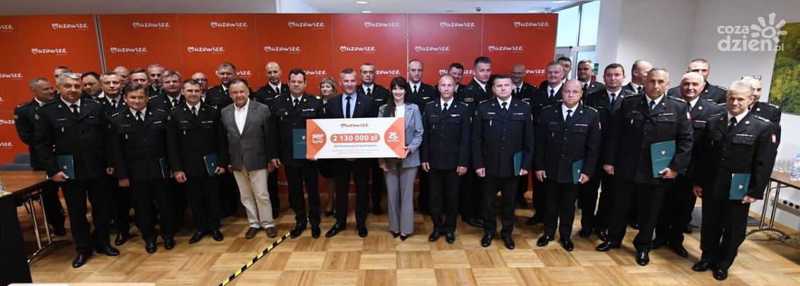 Nowy sprzęt ratowniczy dla strażaków z Mazowsza