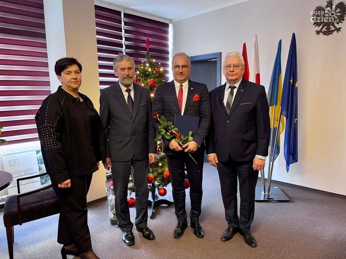 Nowy zarząd powiatu ciechanowskiego już działa, przyznał pierwszą nagrodę