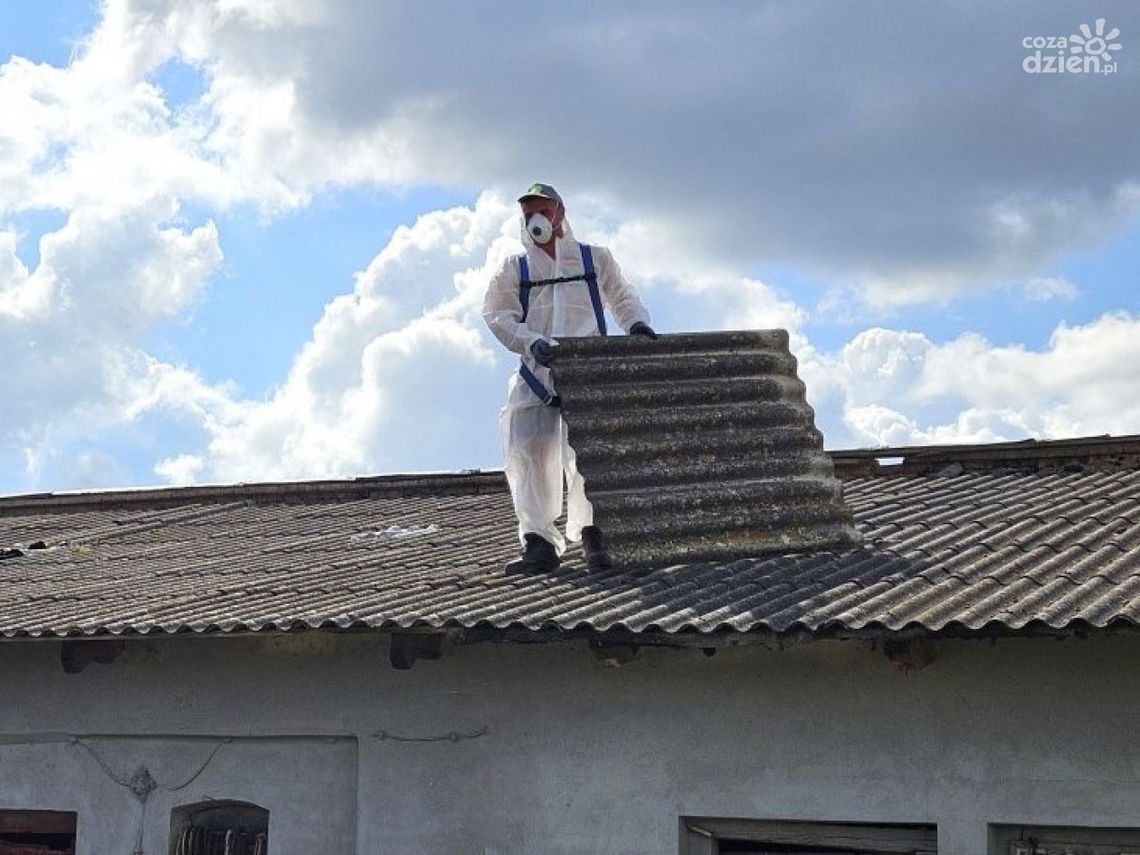 Obowiązek zgłoszenia azbestu w Ciechanowie: Sprawdź, do kiedy musisz złożyć informację
