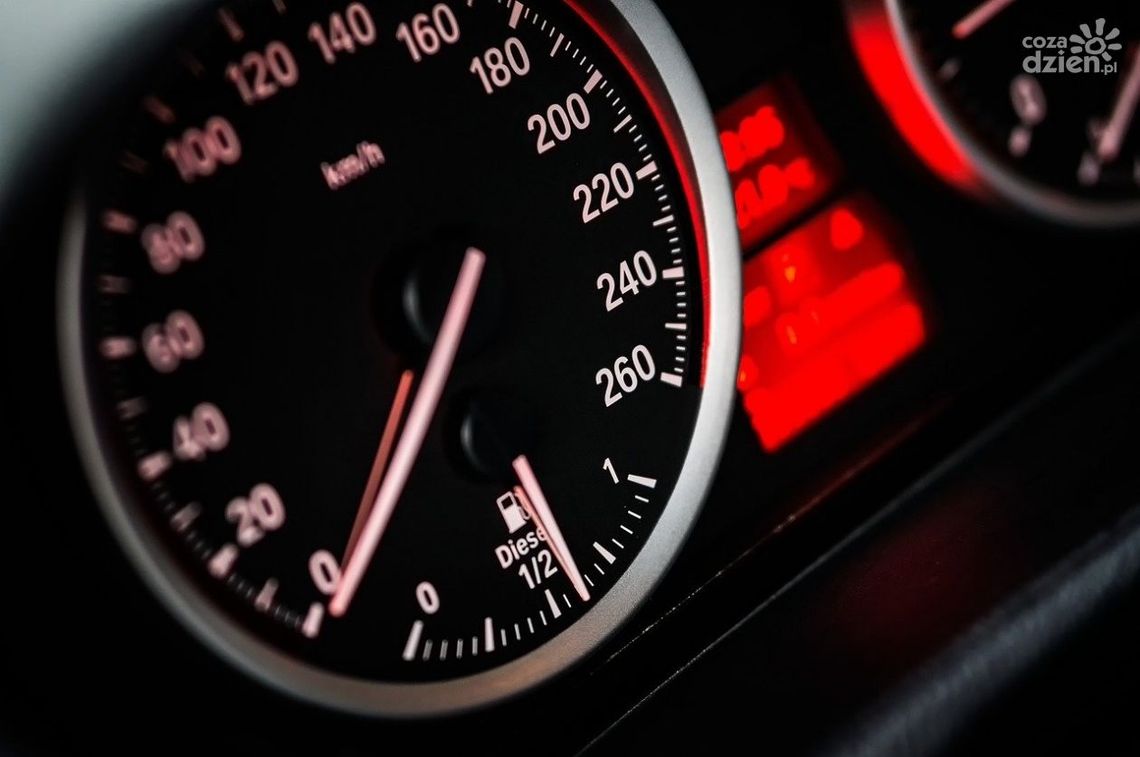 Pędził 111 km/h w centrum Ciechanowa
