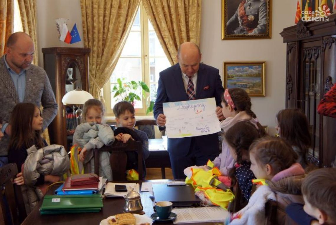 Pierwszoklasiści odwiedzili mławski ratusz