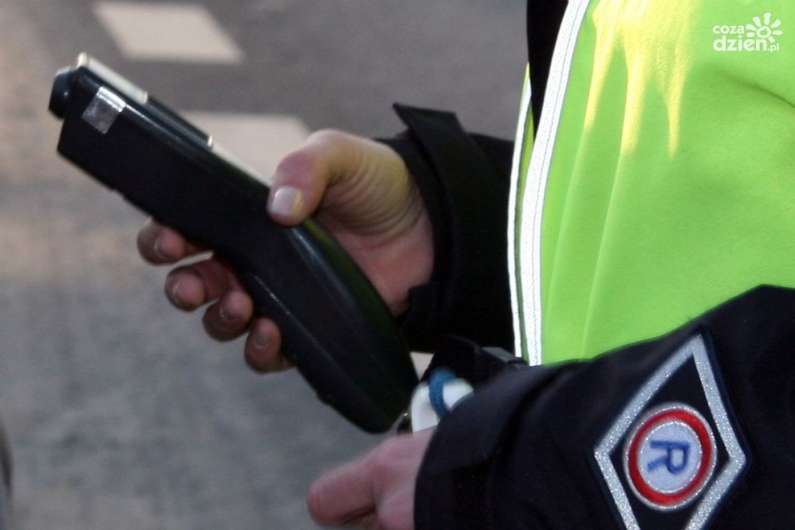 Pijany 72-latek za kierownicą Audi! Miał trzy sądowe zakazy i był poszukiwany