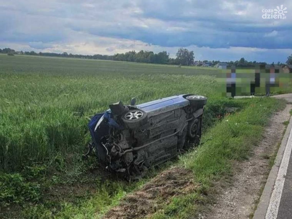 Pijany i bez prawa jazdy. 23-latek dachował w Gołyminie-Ośrodku