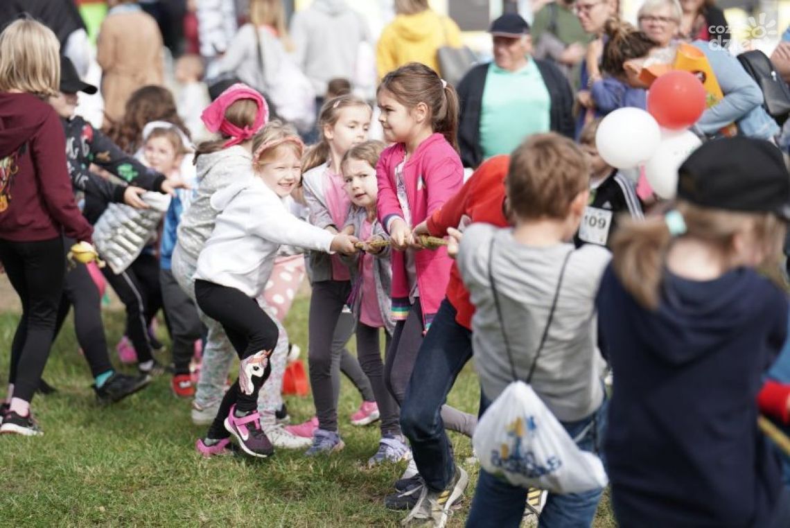 Piknik sportowo-rekreacyjny w Parku Miejskim Jeziorko