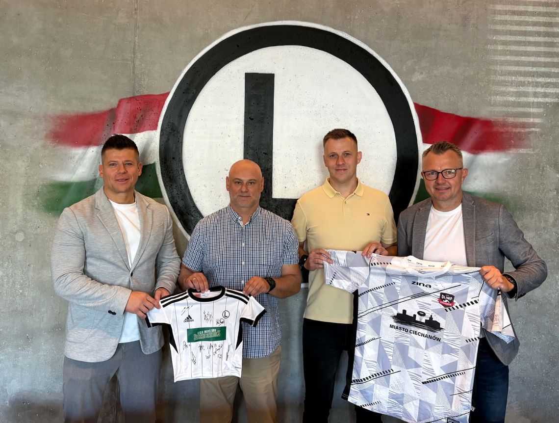 Przedstawiciele APN Olimp Ciechanów i Legia Soccer Schools podpisali umowę o współpracy.
