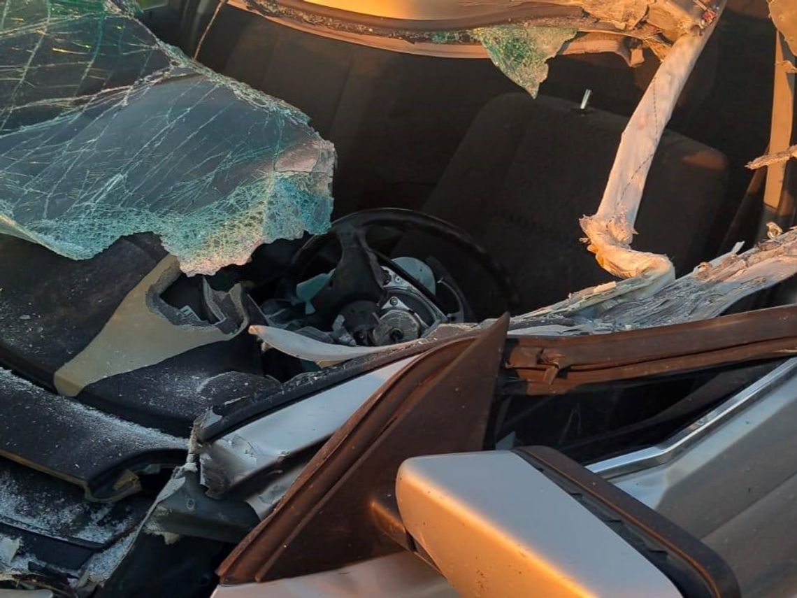 Uszkodzone auto po wypadku