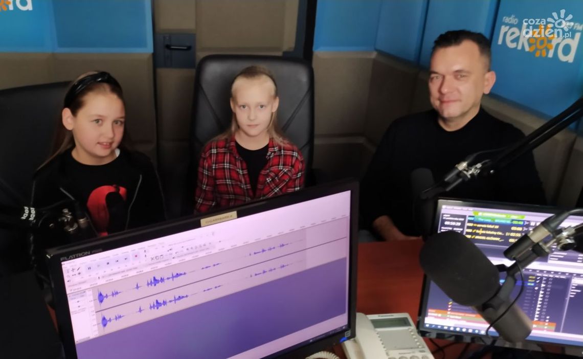 Piotr Pszczółkowski, Julia Kazula i Amelia Długoszewska z ciechanowskiej Akademii Dźwięku