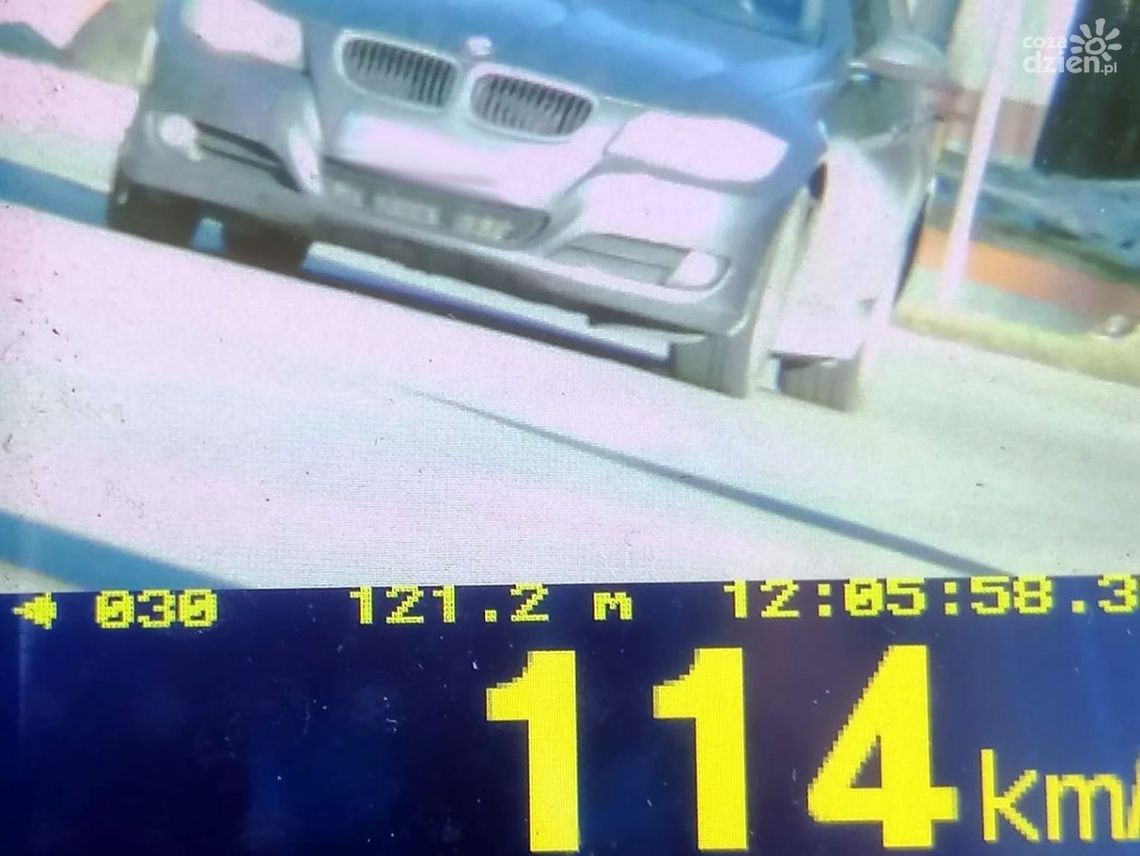 Pirat drogowy ukarany mandatem w wysokości 2 tys. zł na ul. Mławskiej w Radzanowie