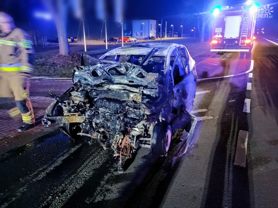 Płonął po zderzeniu z TIR-em! Niebezpieczny wypadek w Uniszkach Zawadzkich