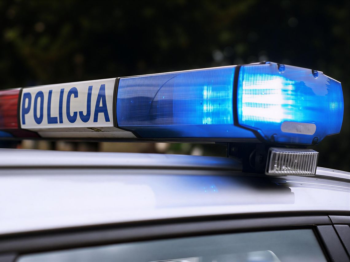 Pniewo Czeruchy: Pijany kierowca zatrzymany przez świadków i policjanta po służbie Sygnały świetlne radiowozu