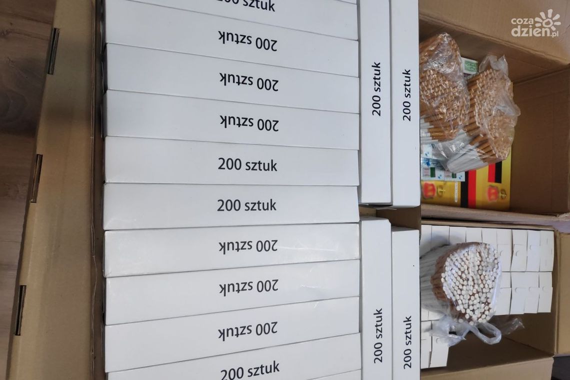 Policja w Mławie skonfiskowała kontrabandę za ponad 35 tys. zł. Policja w Mławie skonfiskowała kontrabandę za ponad 35 tys. zł.