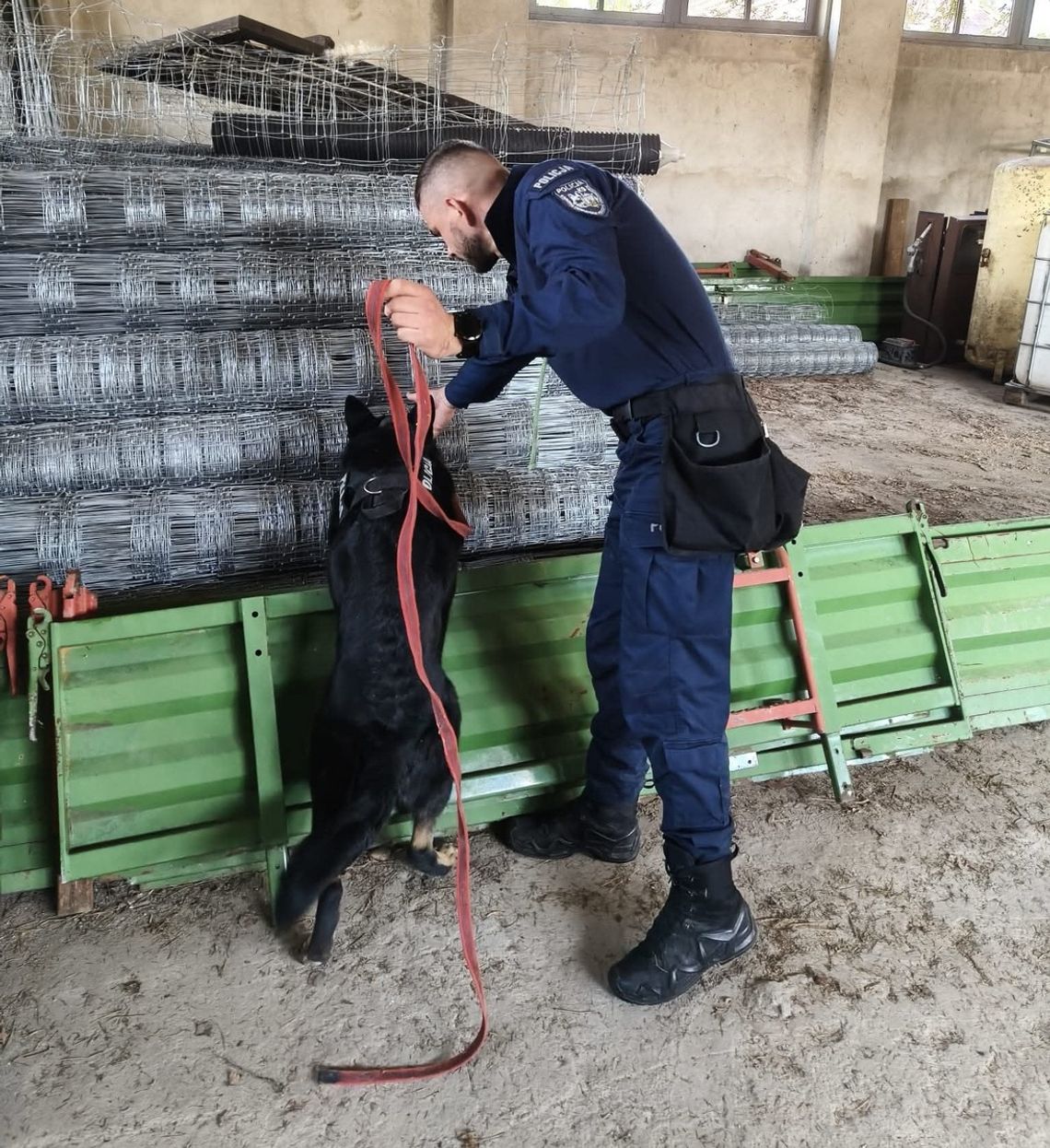 Policjant z Ciechanowa i pies Raja na szkoleniu TROPIK-9