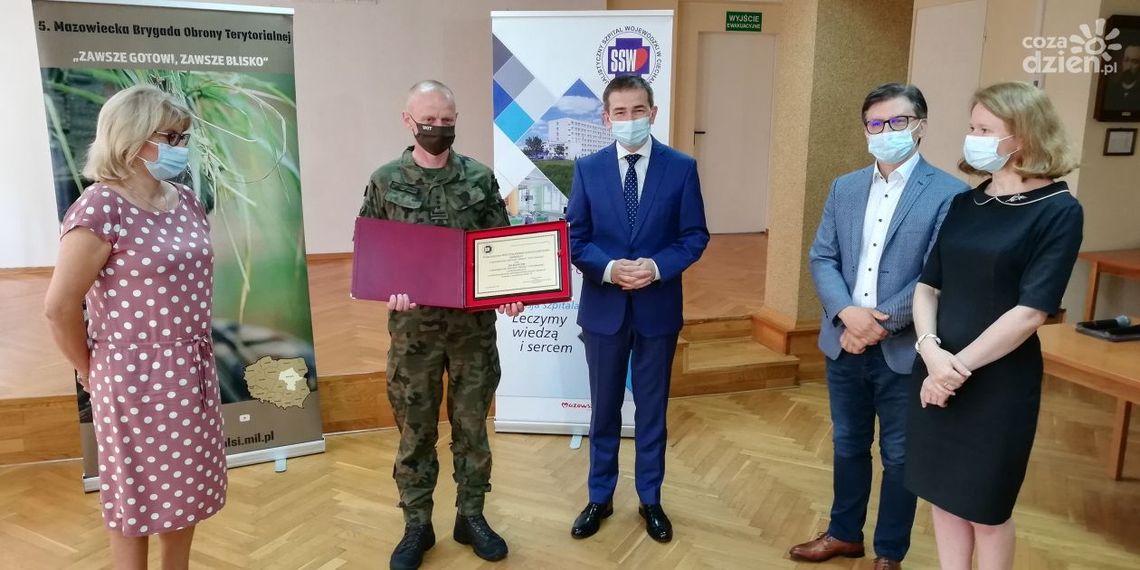 Pomagali ciechanowskiemu szpitalowi przez ponad rok. Dziś im podziękowano!