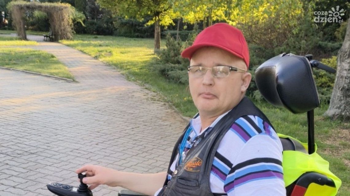 Pomóżmy Grzegorzowi odzyskać mobilność: Zbiórka na nowy akumulator do wózka elektrycznego