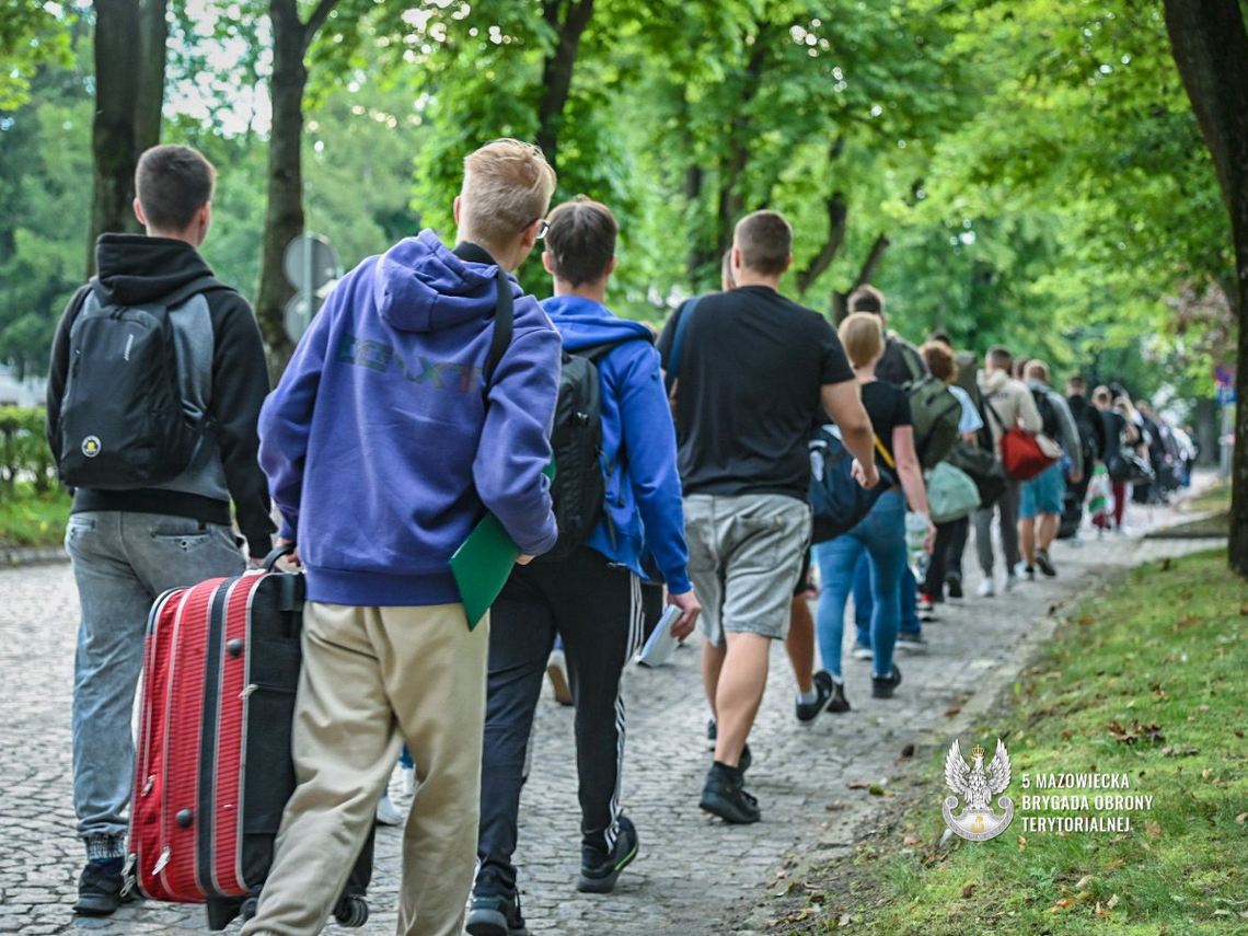 Ponad 100 ochotników rozpoczęło służbę w 5 Mazowieckiej Brygadzie WOT. Trwa szkolenie „Wakacje z WOT”