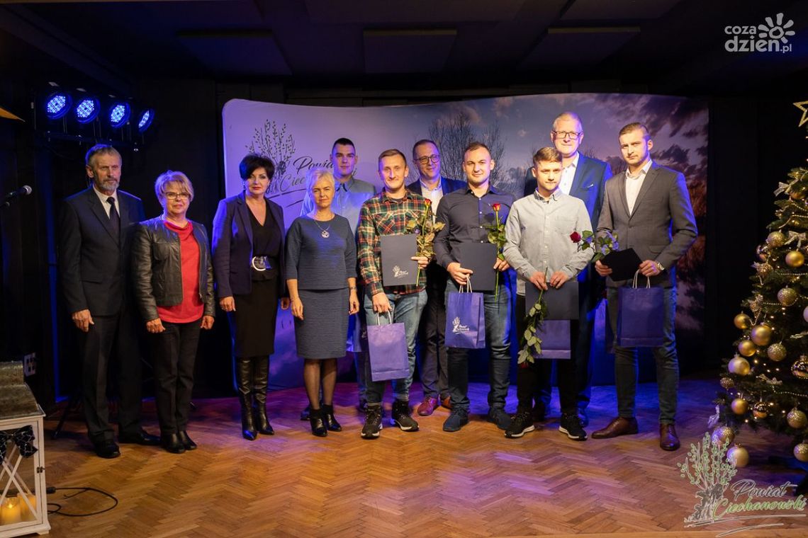 Powiat ciechanowski nagrodził trenerów i zawodników