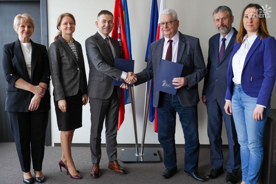 Powiat Ciechanowski sfinansuje Szkołę Rodzenia