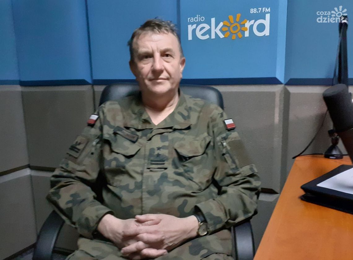 Ppłk Grzegorz Marcińczak - szef Wojskowego Centrum Rekrutacji w Ciechanowie gościem Porannej Rozmowy Radia Rekord, 27.12.2022r. Ppłk Grzegorz Marcińczak - szef Wojskowego Centrum Rekrutacji w Ciechanowie gościem Porannej Rozmowy Radia Rekord, 27.12.2022r.
