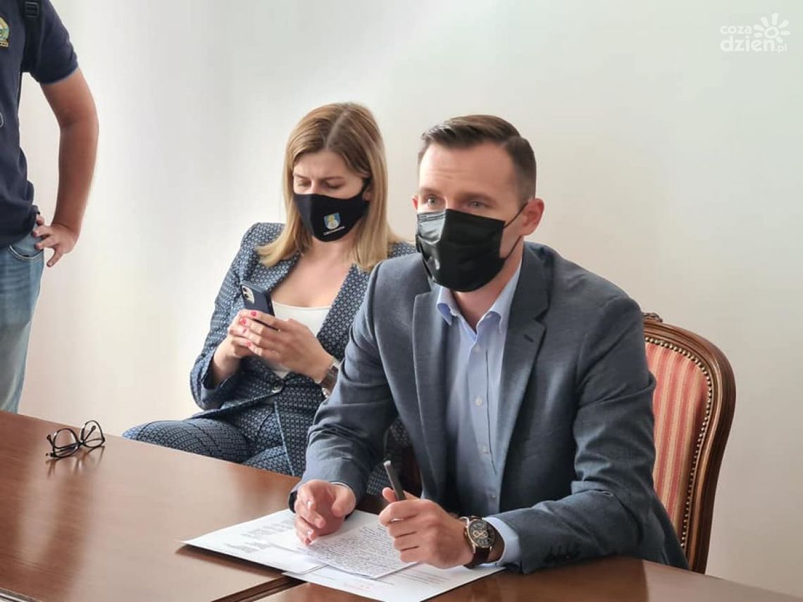 Prezydent spotkał się z protestującymi mieszkańcami 