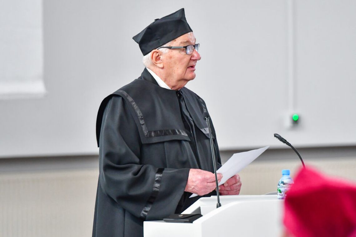 Profesor Janusz Czerwiński: Na boiskach Ciechanowa grało mnóstwo wspaniałych dzieciaków