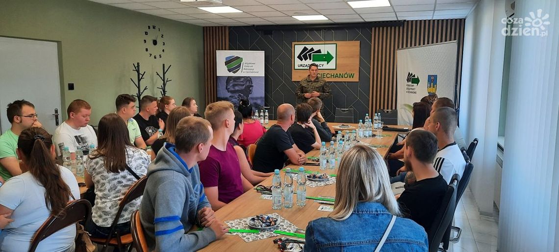 Promocja służby w Wojsku Polskim to jedno z działań Powiatowego Urzędu Pracy w Ciechanowie