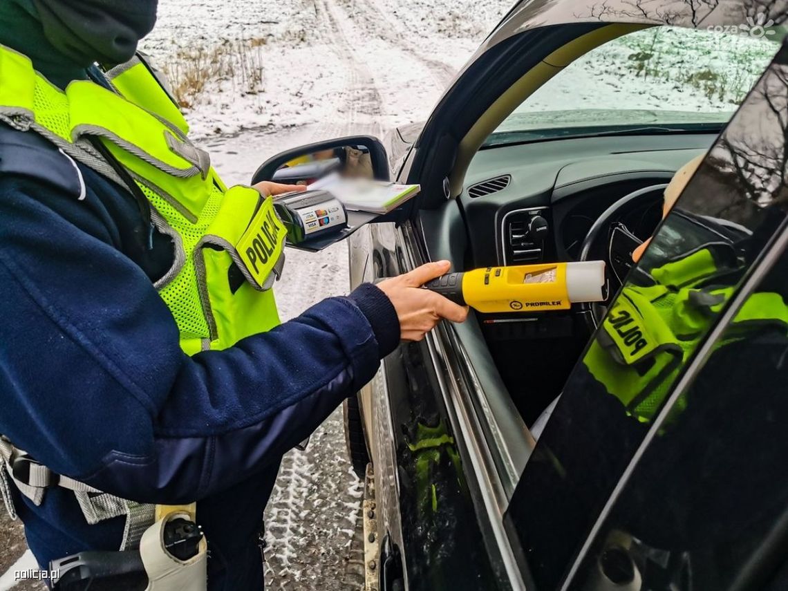 Przasnyska policja nie zwalnia tempa! Kolejni pijani kierowcy i poszukiwani w rękach stróżów prawa