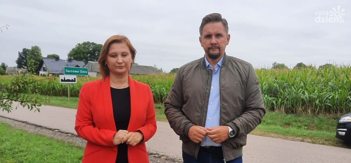Przedstawiciele Lewicy w Sarnowej Górze. "Bezpieczeństwo mieszkańców jest zagrożone"